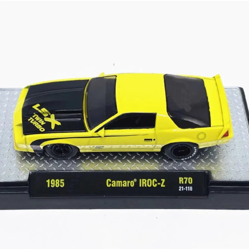 Diecast Original 1:64 Scale 1985 Camaro IROC-Z Simulation Alloy Car Model Static Display Collectible Gift Decoration Souvenir