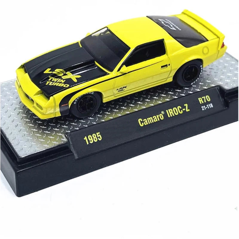 Diecast Original 1:64 Scale 1985 Camaro IROC-Z Simulation Alloy Car Model Static Display Collectible Gift Decoration Souvenir